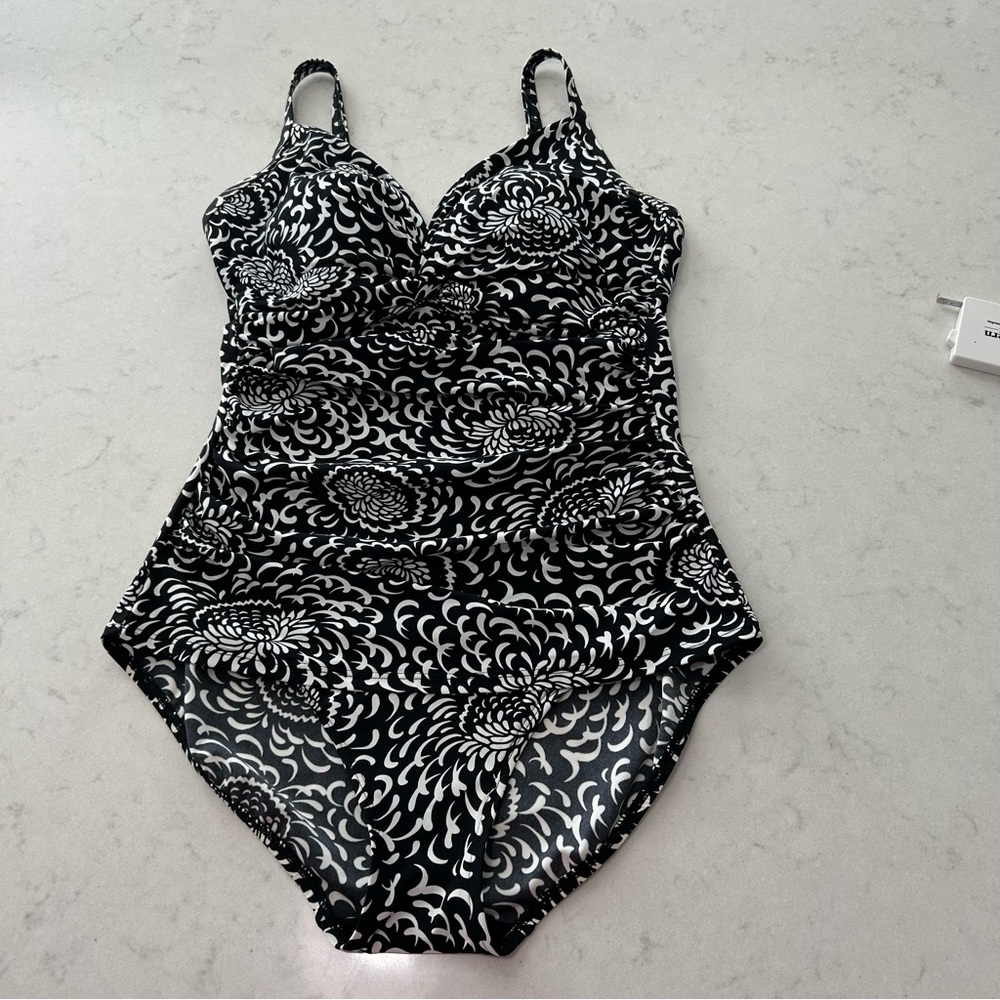 L.L. Bean Black and White Floral Swimsuit Size 12R